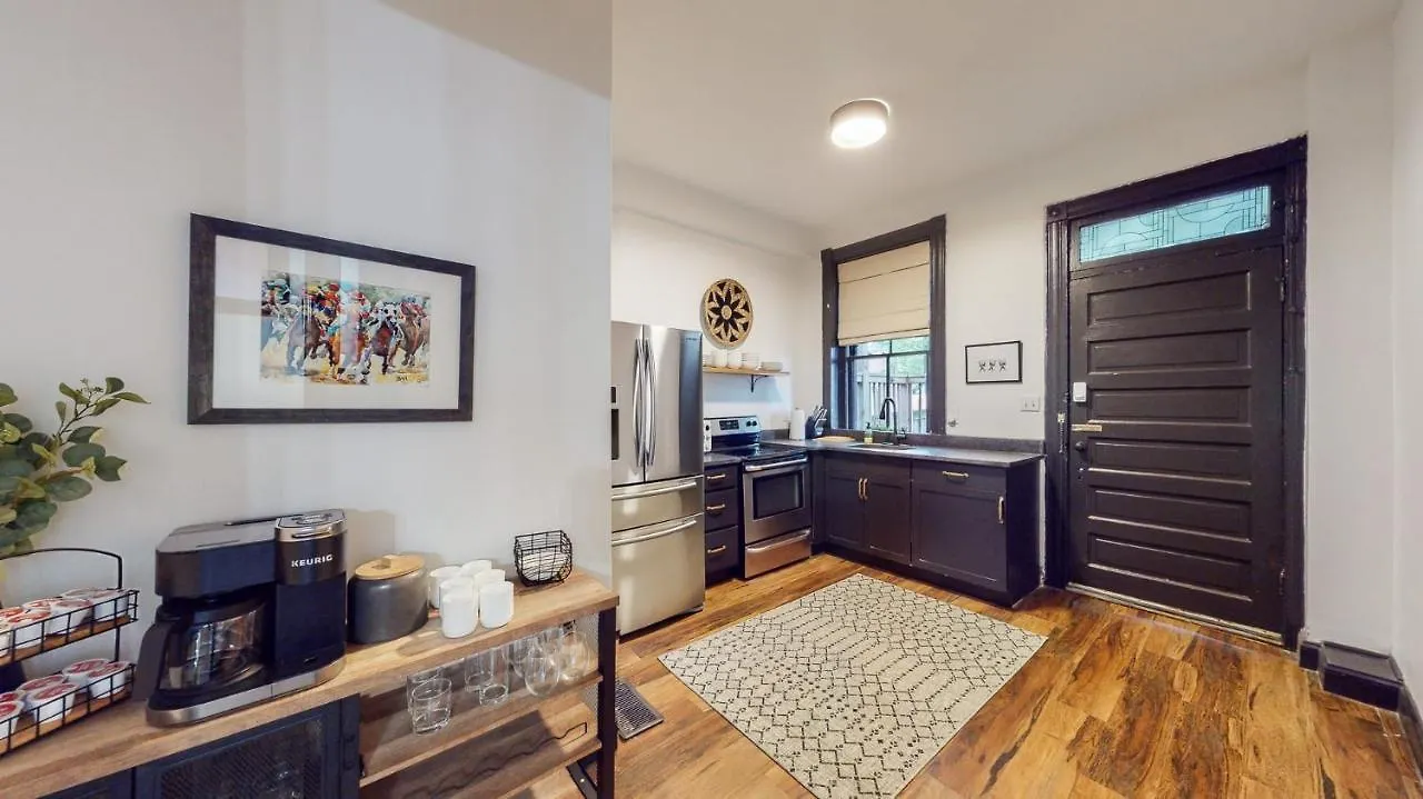 Stylish 1St Floor 2Br Apartment 1King And 1Queen Louisville