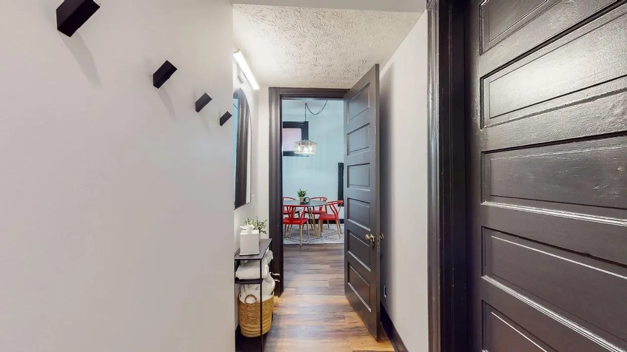 Stylish 1St Floor 2Br Apartment 1King And 1Queen Louisville